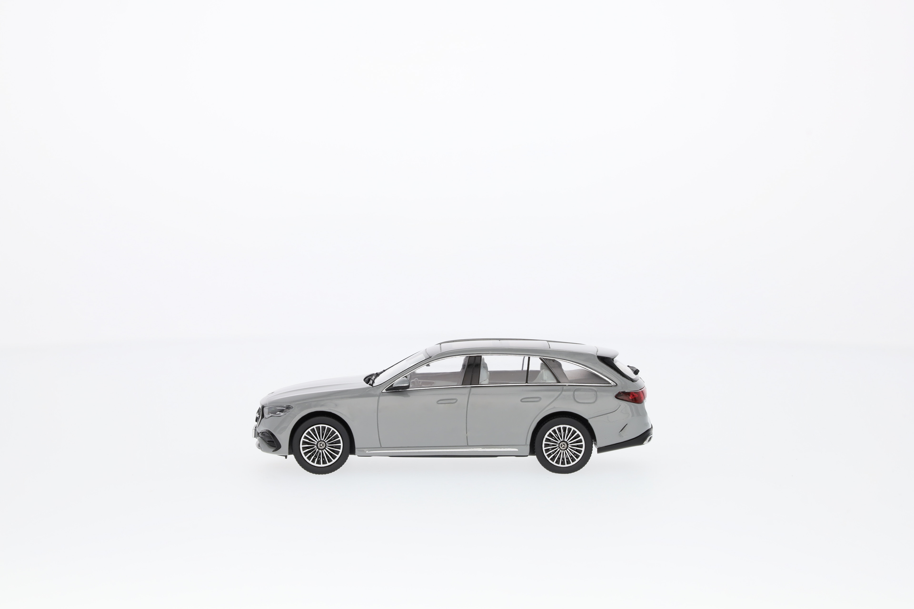 Clase E, Estate, AMG Line, S214 - MANUFAKTUR gris alpino uni, iScale, 1:43