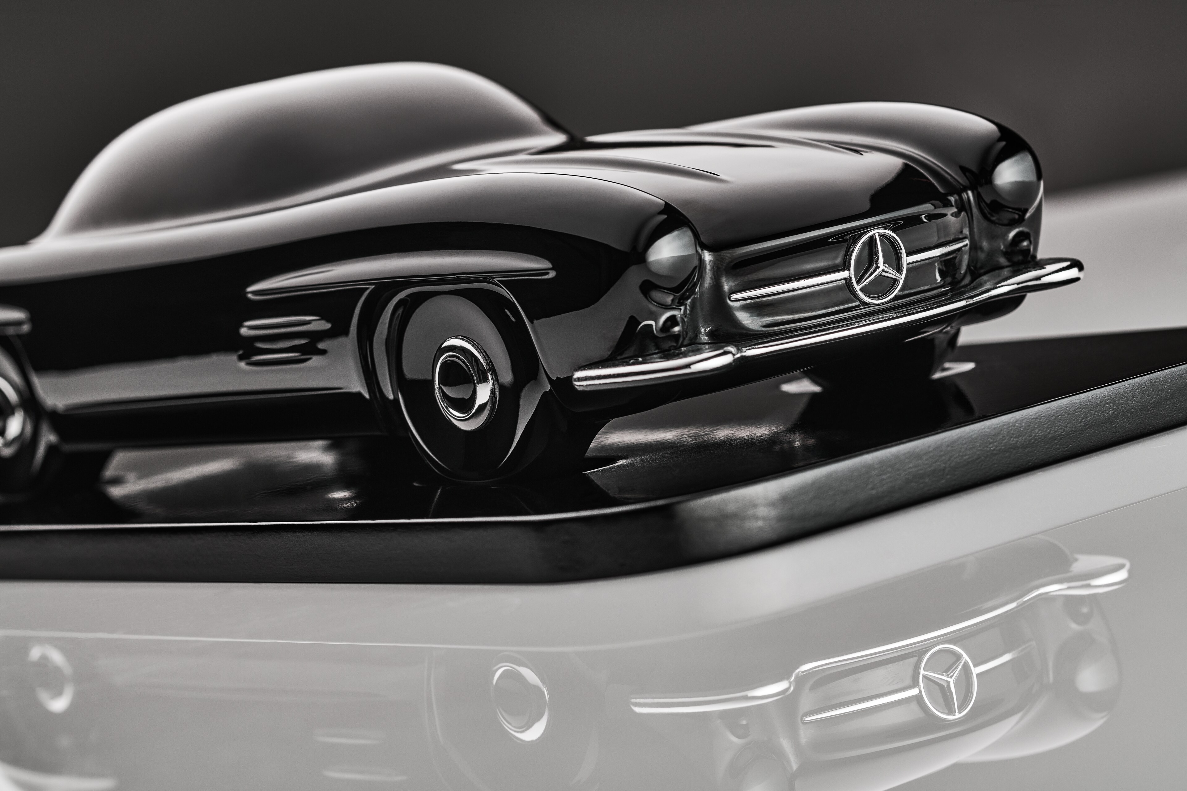 Escultura 300 SL Coupé W 198 II (1957-1963) - negro, Minichamps, 1:18