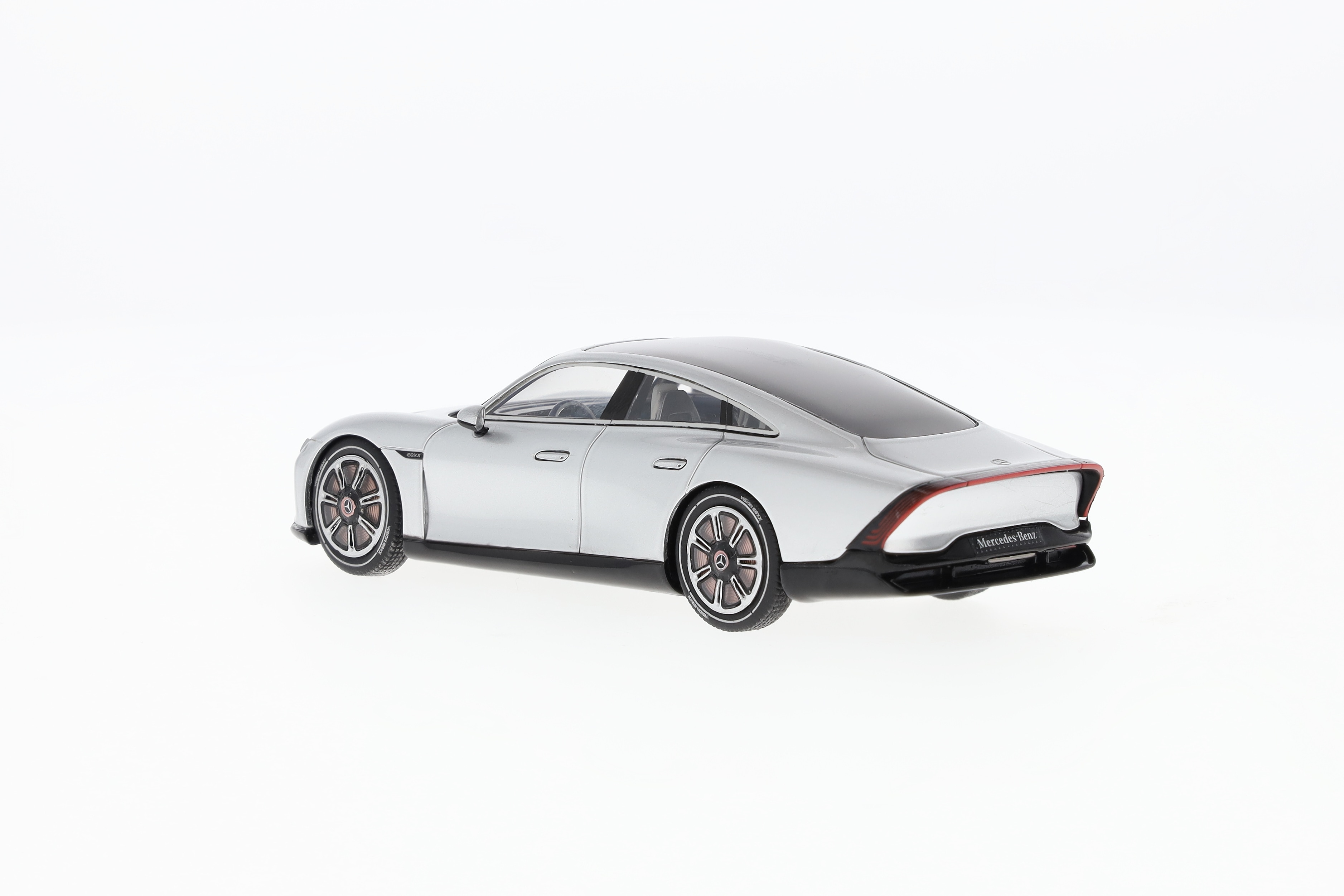 Vision EQXX, Vehículo de exposición - plata alubeam, AutoCult, 1:43