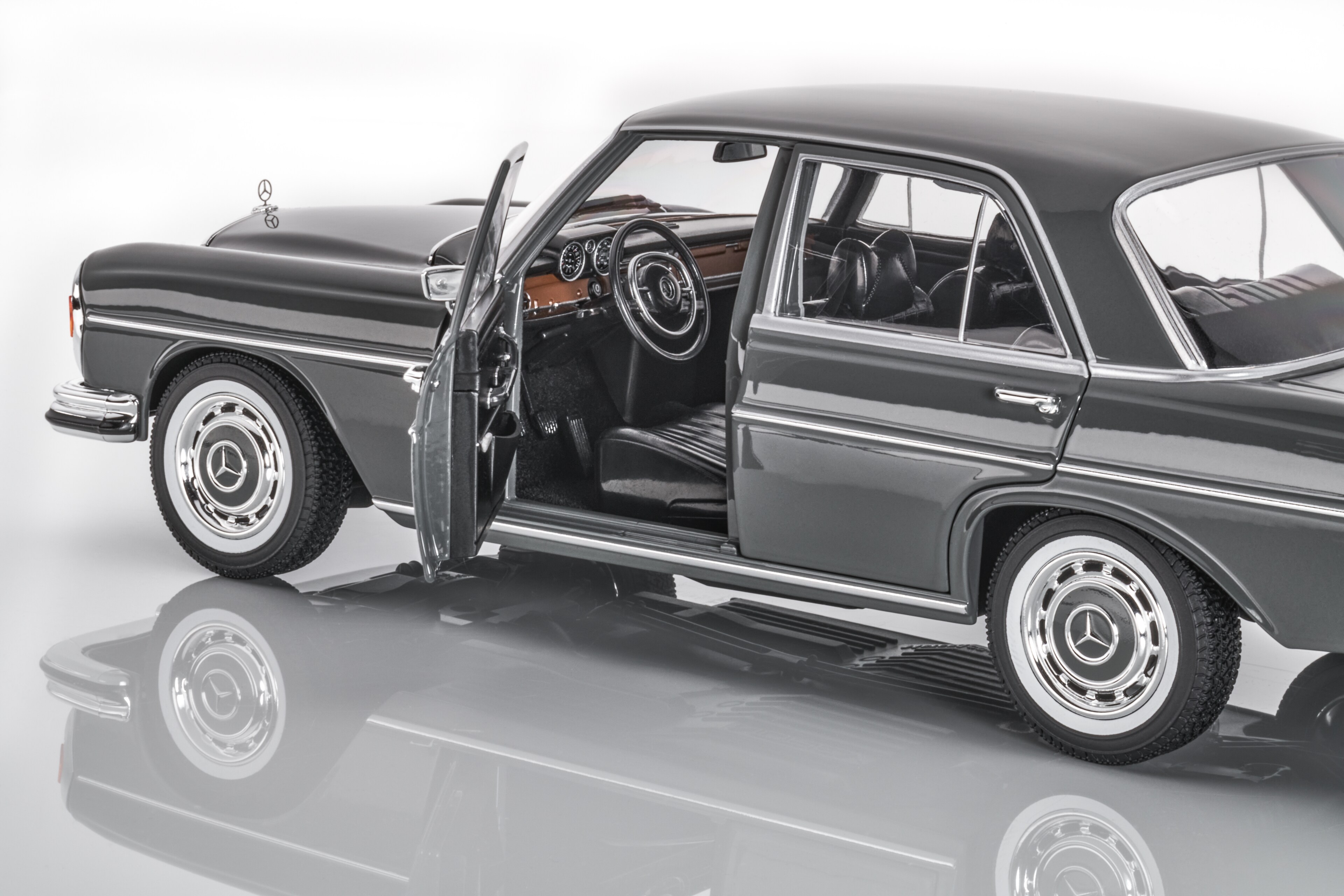 280 SE W 108 (1968-1972) - Norev, 1:18