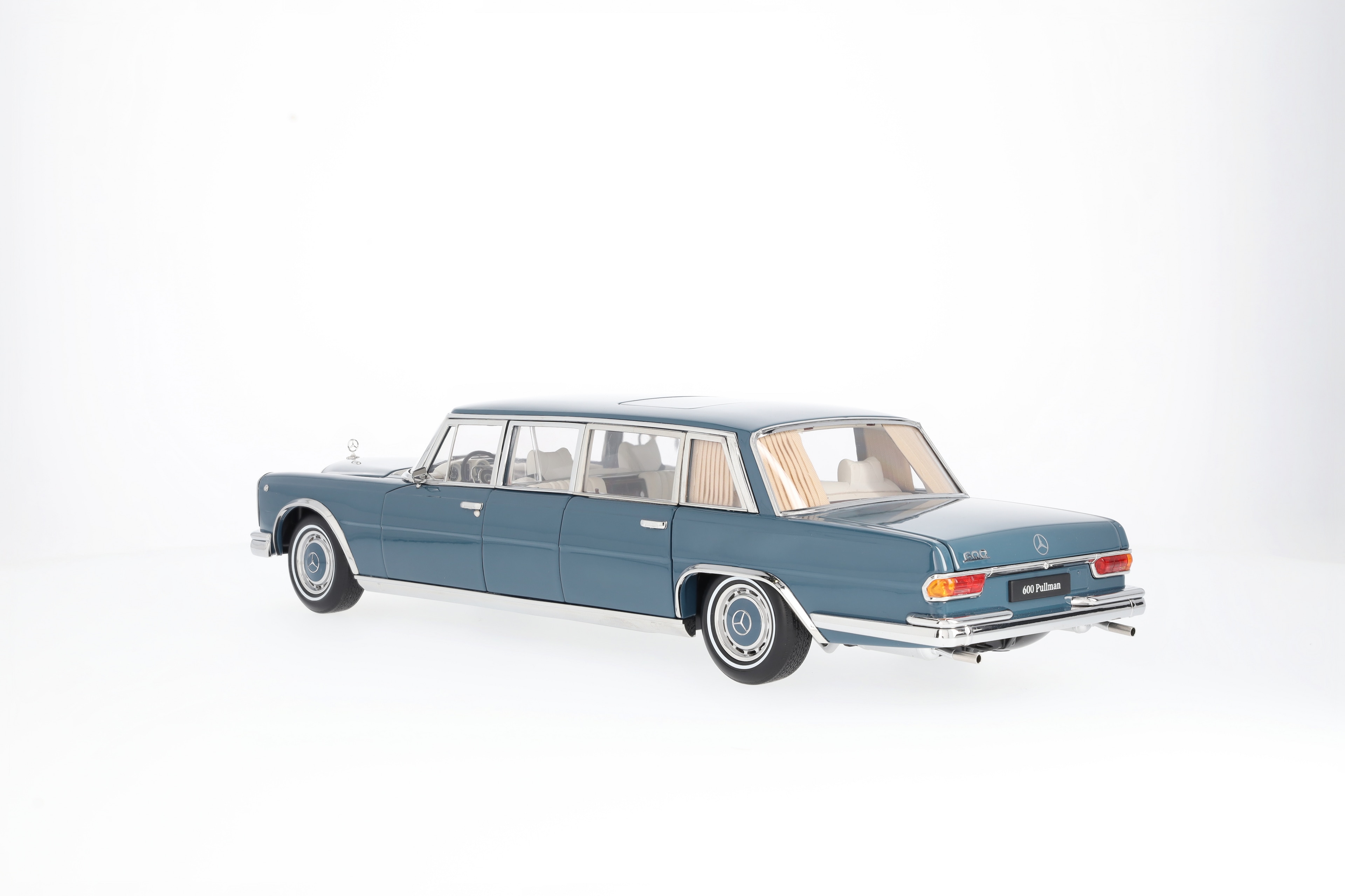 600 Pullmann W 100 (1963-1981) - azul, NZG, 1:18